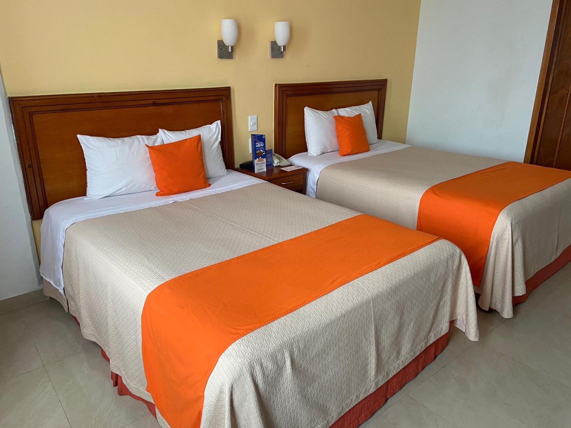Hotel Baez Carrizal วิลลาเฮอโมซา ภายนอก รูปภาพ